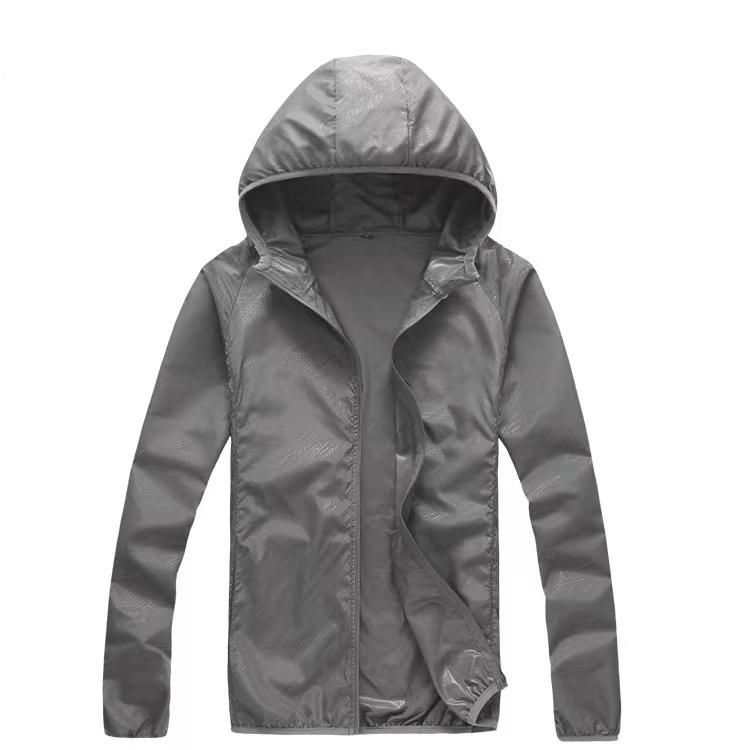 Herren Frühling und Sommer Dünne Abschnitt Kapuzen Plus Size Hautmantel Leichter Abschnitt Outdoor-Sport Sonnenbekleidung