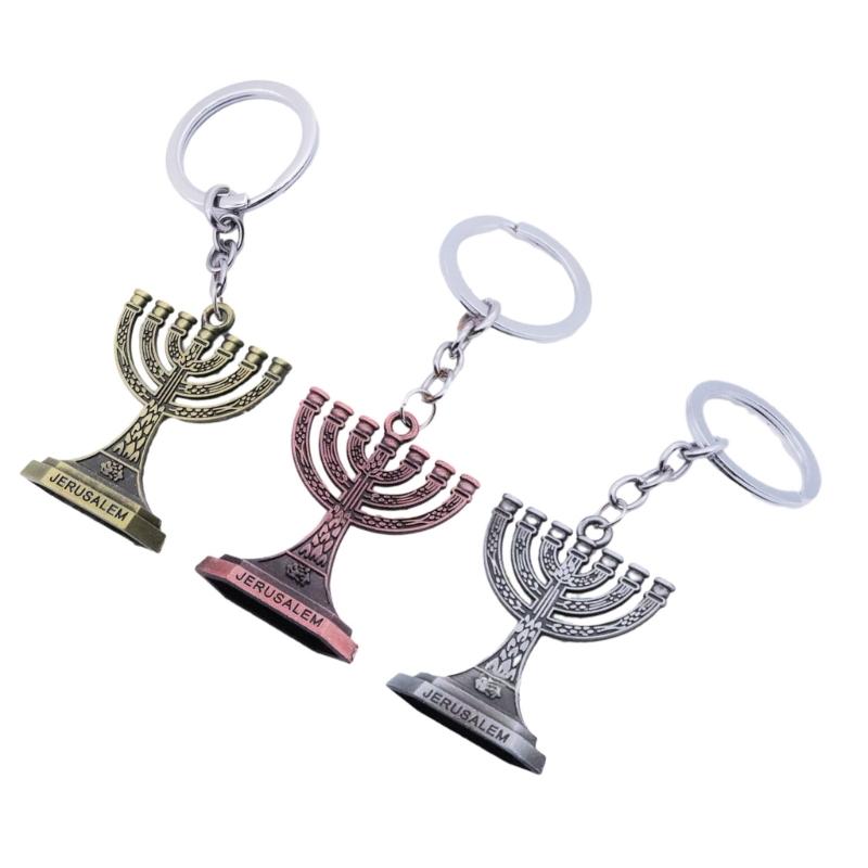 Breloc Judaica pentru Cadou de Hanukkah Breloc Metalic Pandantiv Forma Menorah pentru Petrecere și Sărbători Simbol Ierusalim