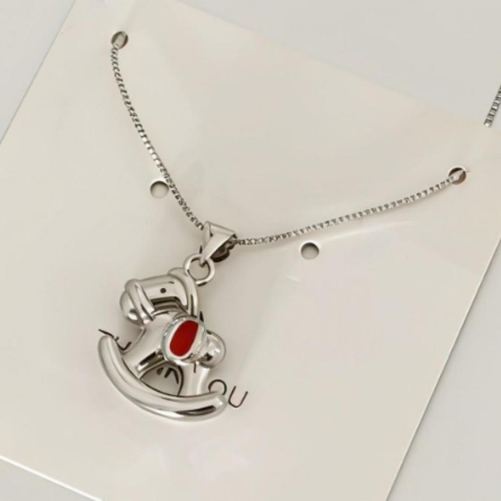 Elegant Wooden Horse Necklace - Stylish, Sweet, and Versatile Clavicle Chain for Women