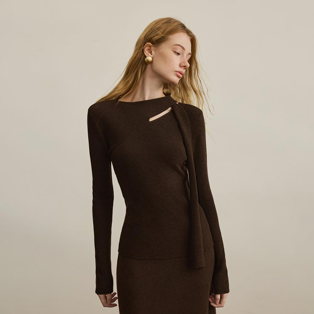 Waiwaiaiem Yy_Cut-Out Scarf Collar Knitted Top