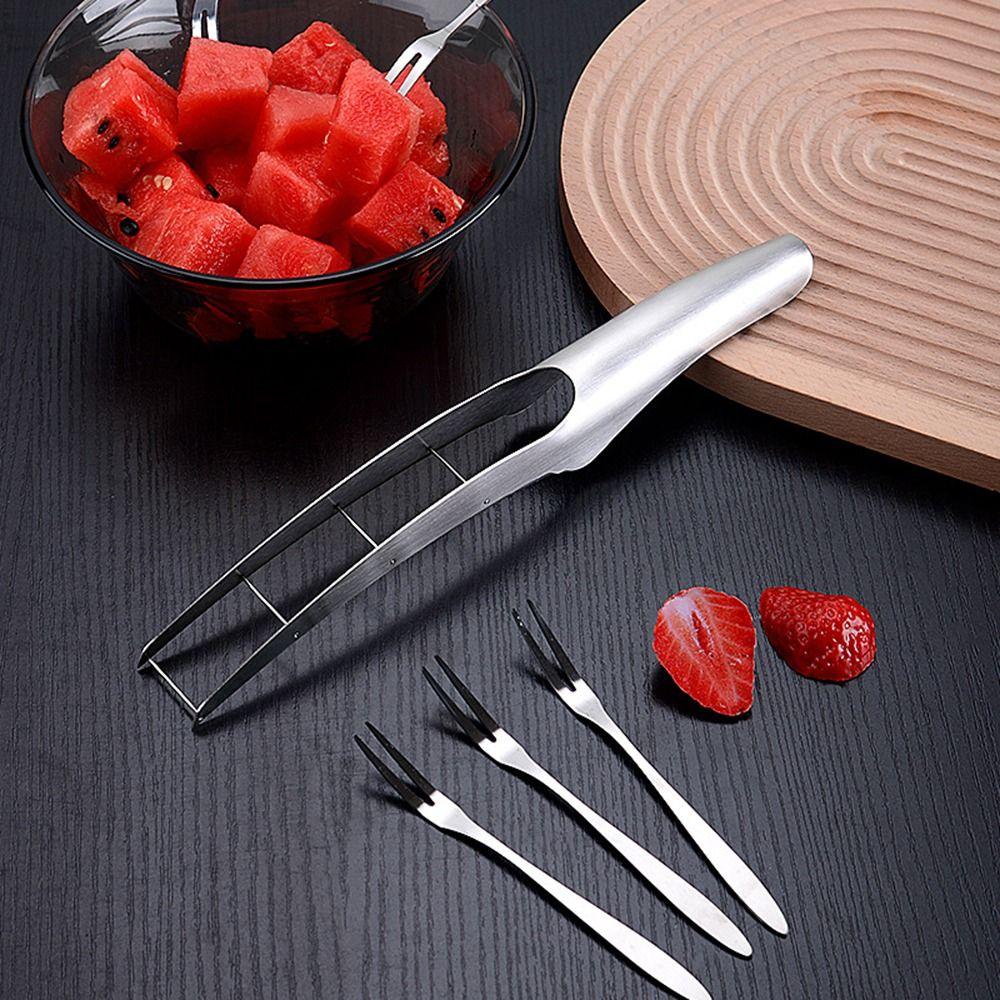 Non-Slip Handle Watermelon Cutter Stainless Steel Handheld Round Slitter Camping