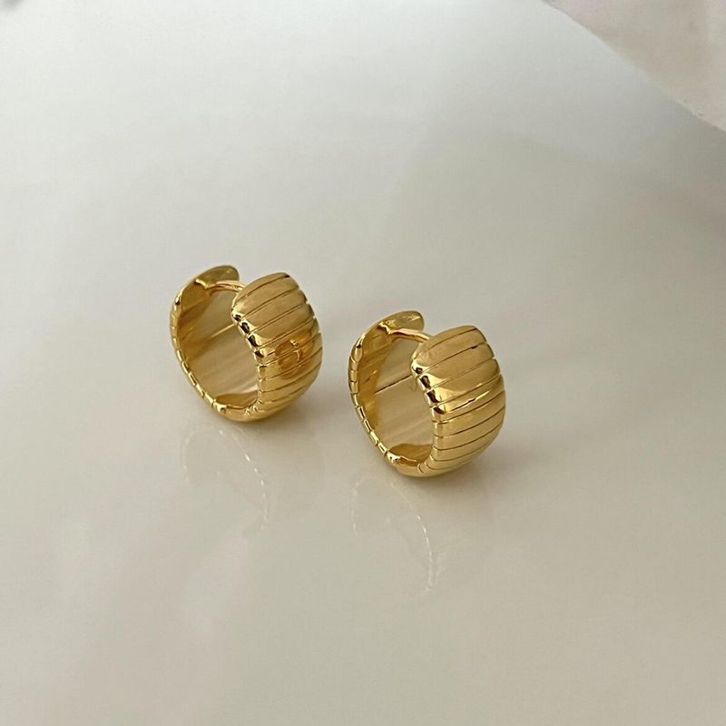 Niche Style Thread Metal Texture Cold Wind Daily Ear Clip