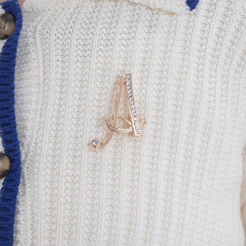 Fashion Women Rhinestone Brooch A-Z English Letter Gold Color Metal Pins Crystal Alphabet Jewelry Shirt Clothes Accessories Gift