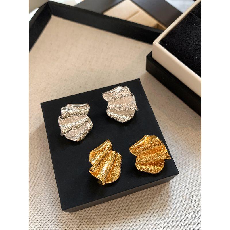 French Silver Needle Fashion Retro Exaggerated Ruched Metal Gold Silver Large Earrings Fancy Accessible Luxury Ear Studs Earrings