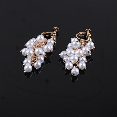 Trendy Simulated Pearl Clip On Earrings Grape Bunches Hanging Dangle Luxury Without Pierced For Female Wedding Party Ear Clip