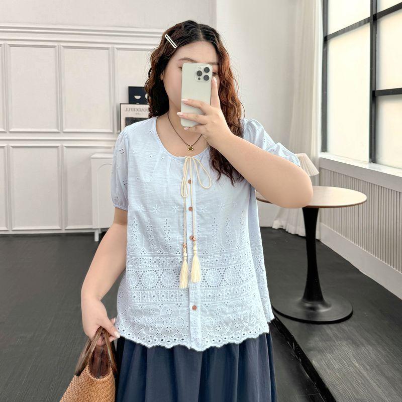 

Женская одежда больших размеров [Корейская серия Сладкая рубашка] Летний темперамент полной девушки Ретро Вязание крючком Ажурные Рубашки с коротким рукавом-фонариком