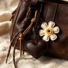 Breloc Geantă Floare Piele Vintage Breloc Geantă & , Pandantiv Geantă Ciucure Boho Realizat Manual pentru Femei, Accesoriu Estetic pentru Genți Tote