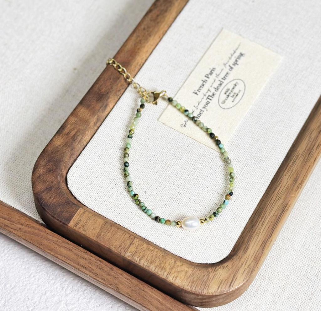 Elegant Freshwater Pearl & Natural Stone Beaded Bracelet for Women, Ultra-Fine, Versatile Hand Jewelry.