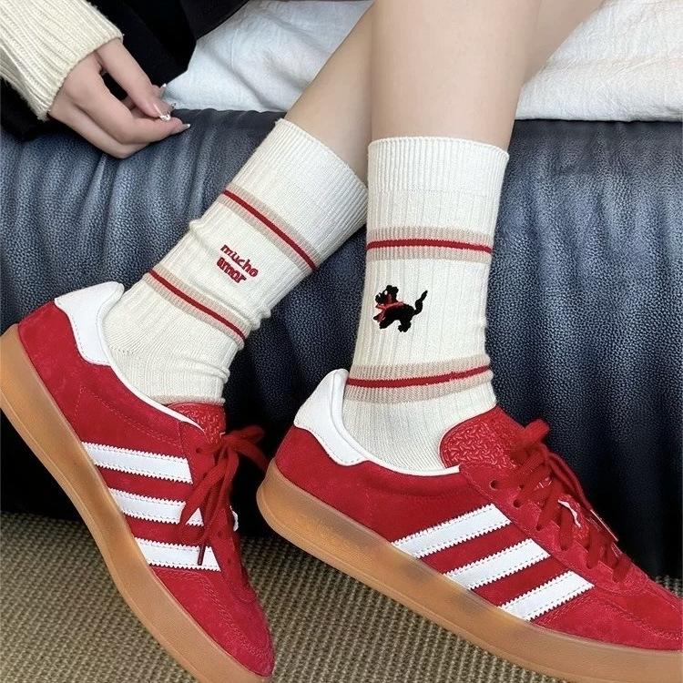 Ladies Fall Fashion New Pure Cotton Cute Line Puppy Mid Tube Socks