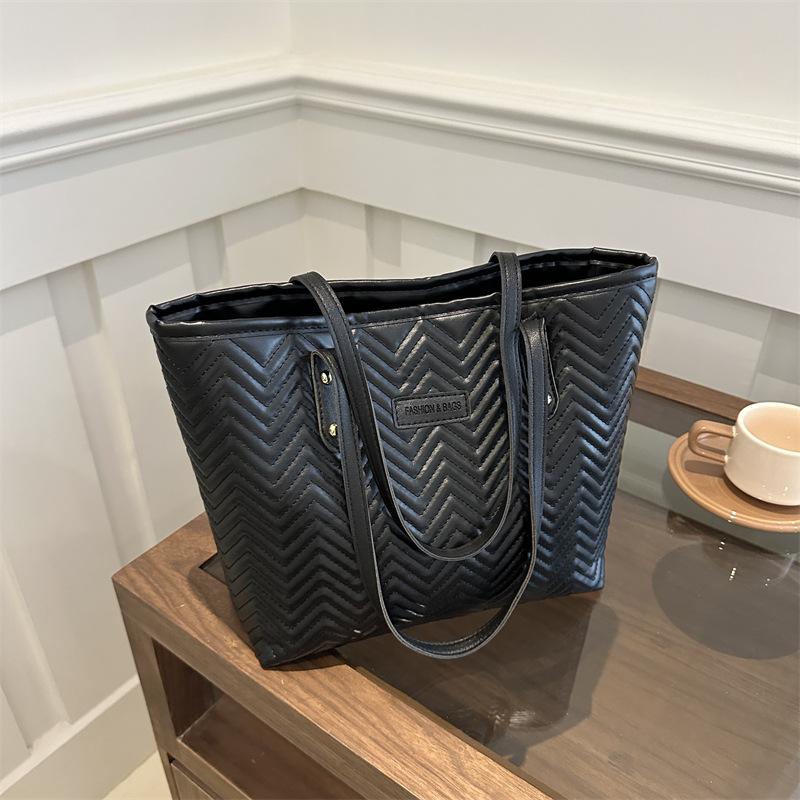 Women'S Bag Fashionable Shoulder Bag Texture Solid Color Underarm Bag Large Capacity Niche Foreign Style Versatile Tote Bag