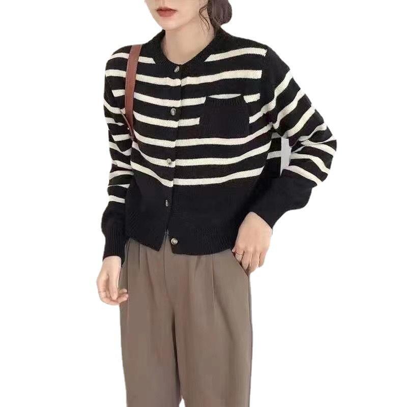 

Early autumn new black and white striped knitted cardigan jacket women s long-sleeved short sweater temperament retro short top women One size чёрный