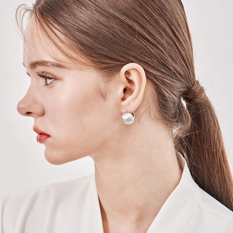 GEIGER Jewelry Silver Round Ball Matte One-Touch Earrings GISVEE149