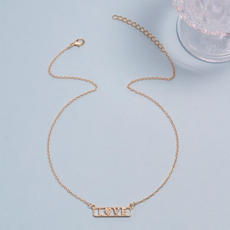 Jewelry Alloy Diamond Letter E Necklace Ladies Gold Plated Clavicle Chain Jewelry