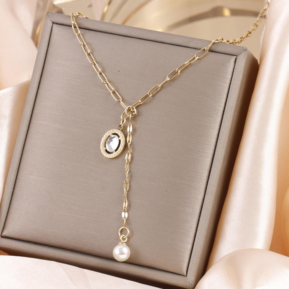 Women's Heart & Round Pendant Necklace: Japanese-Korean Style, Ultra-Fine Snake Chain, Stainless Steel, Versatile & Fashionable.