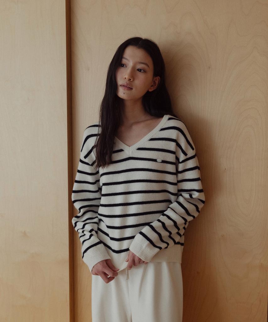 LAMINEZ Mono Stripe V-Neck Knit - Ivory
