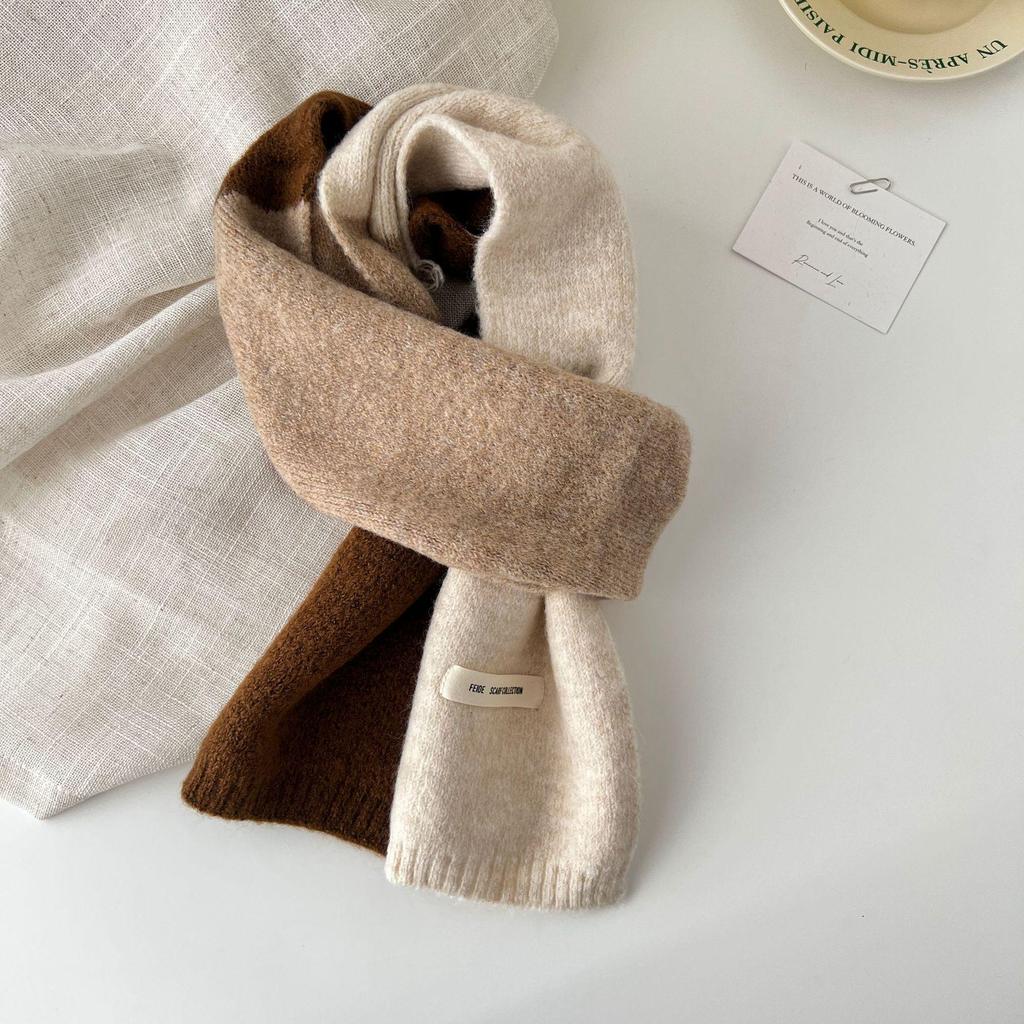 Ins Contrast Color Scarf: Women's Autumn/Winter Neck Protection, Cute Korean Style, Warm Knitted, All-Match Decorative Scarf.