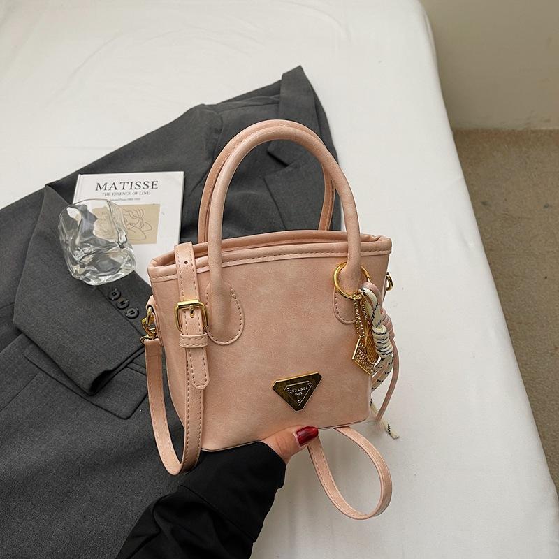 This year's popular retro bag women's large-capacity 2025 new spring and summer casual messenger bag portable bucket bag