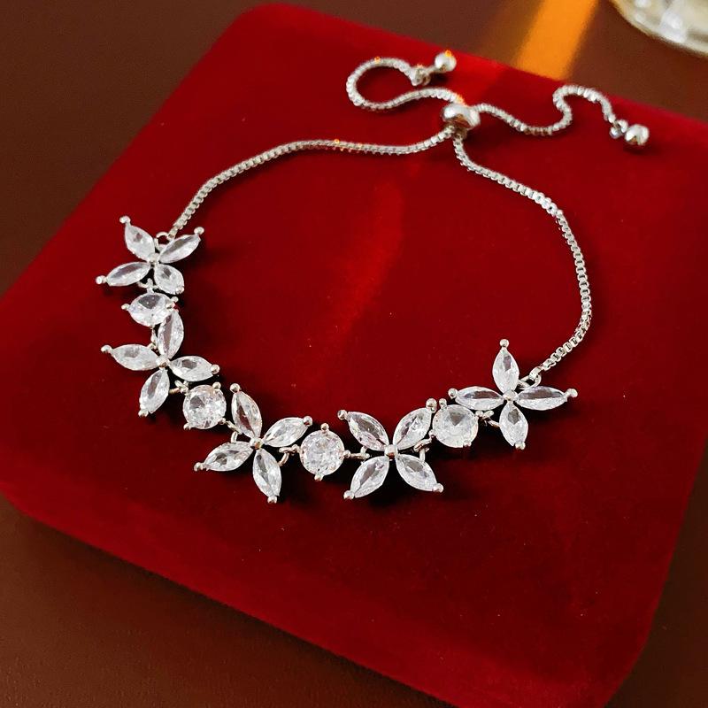 Bracciale Regolabile in Oro Vero Galvanizzato con Zir*****val Diamond, Lusso Leggero, Bracciale alla Moda di Alta Gamma, Gioiello Versatile per il Pendolarismo