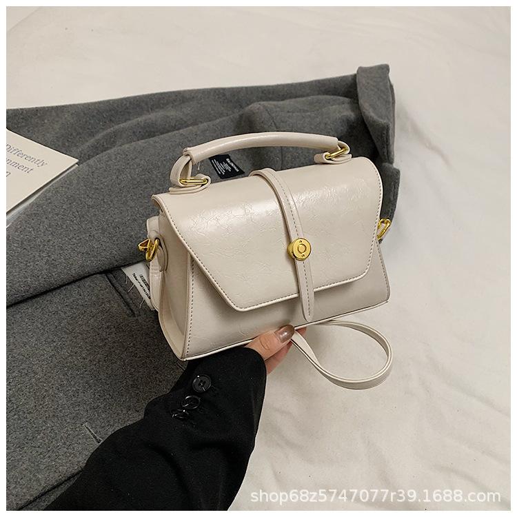 Fashionable and popular handbag bag women's 2025 Korean version of the new niche temperament shoulder bag foreign style retro crossbody bag