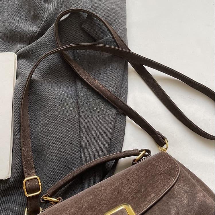 Borsa quadrata opaca da donna a spalla/sottobraccio