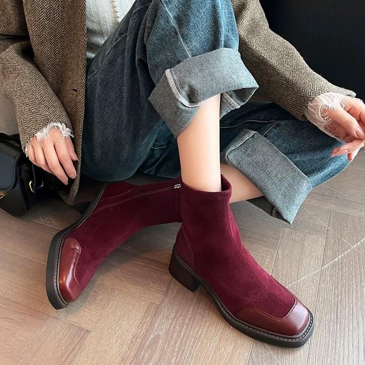 Hrubý podpatek semišové krátké boty dámské 2025 nové červené Xiuhe svatební boty zimní svatba čtvercová špička tenké elastické boty