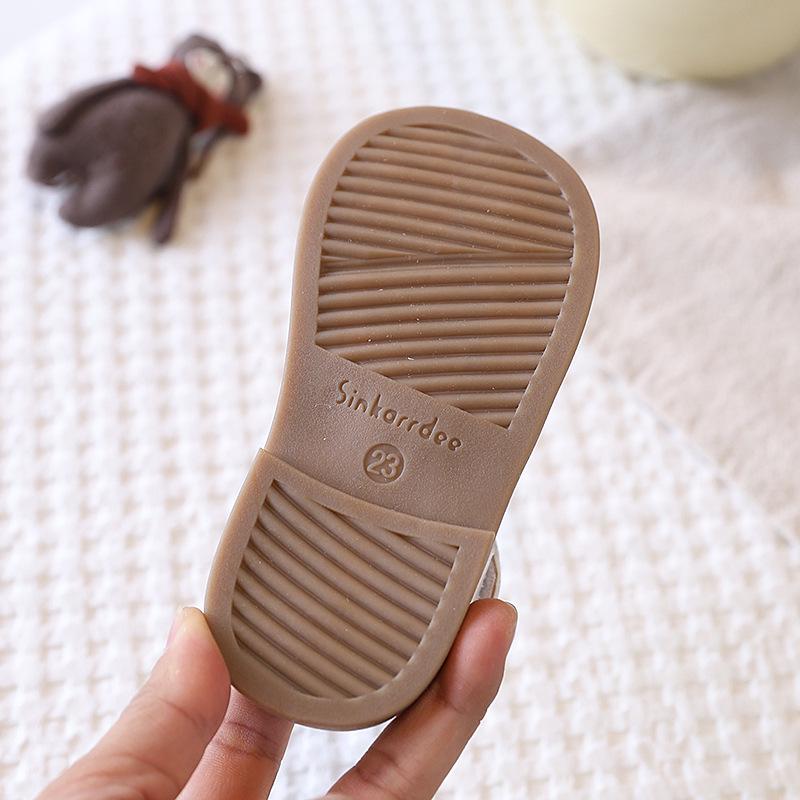 2026 Girls' Princess Sandals: Soft Sole, Non-Slip Bow Shoes for Toddlers.