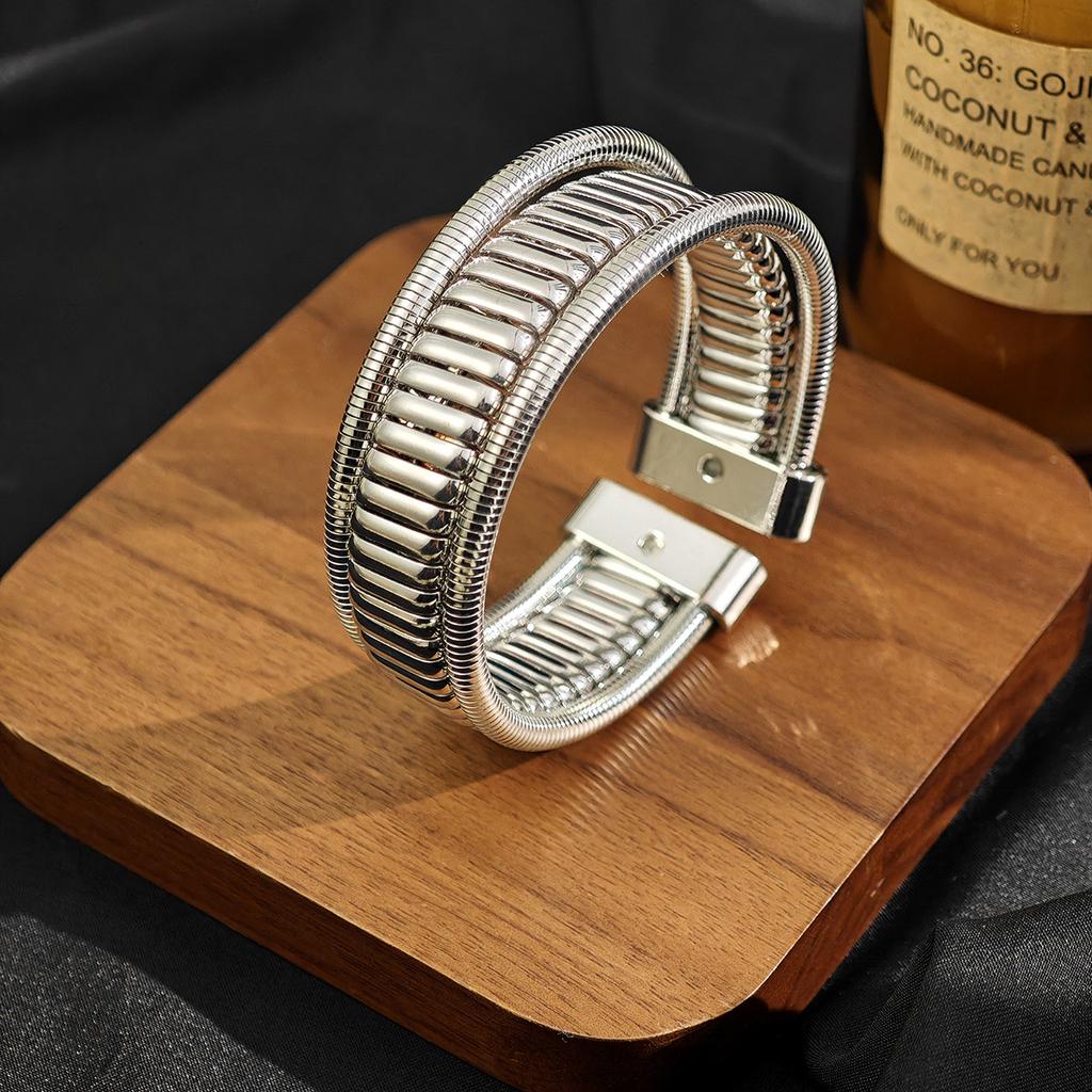 Exaggerated Personality Wide Edge Metal Style Punk Bracelet Women'S Simple Geometric Irregular Multi-Layer Line Bracelet