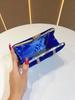 Samtige Abendclutch mit Diamantakzenten für formelle Anlässe