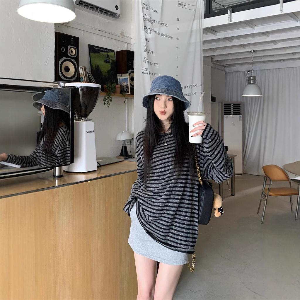 Lazy wind striped long-sleeved T-shirt women's spring and autumn new Korean loose medium and long outer wear with bottom top