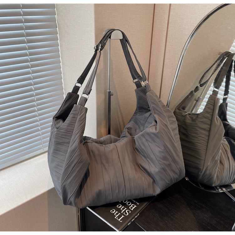 

Niche design backpack new casual large-capacity messenger bag travel lightweight shoulder bag casual canvas bag серый