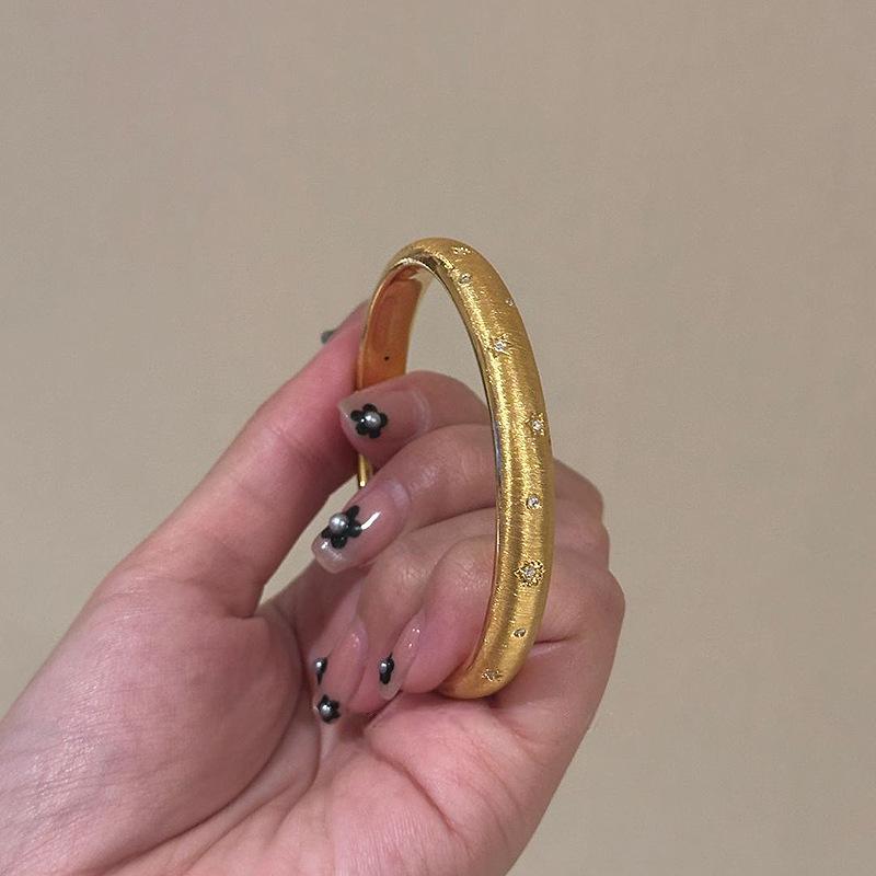 Light Luxury Exquisite inlay diamonds wire drawing bangles Vintage Palace Style Bracelet for women Wedding High Quality