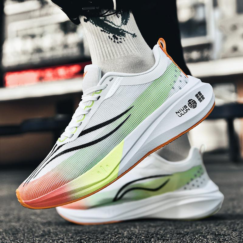 New Running Shoes Men Breathable Laced Lightweight Sports Shoes Men Comfortable Wear-resistant Anti-slip Casual Sneakers Men