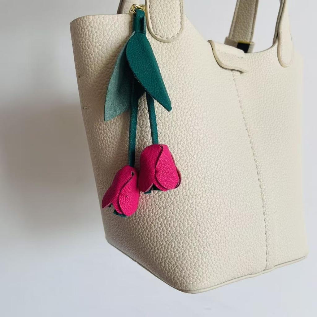 Valentine's Tulip Leather Keychain Gift | French Lambsskin Engravable Pendant | Luxury Jewelry for Her