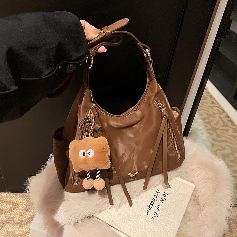 Casual Commuting Large-capacity Bag Women's New Fashion Shoulder Armpit Bag