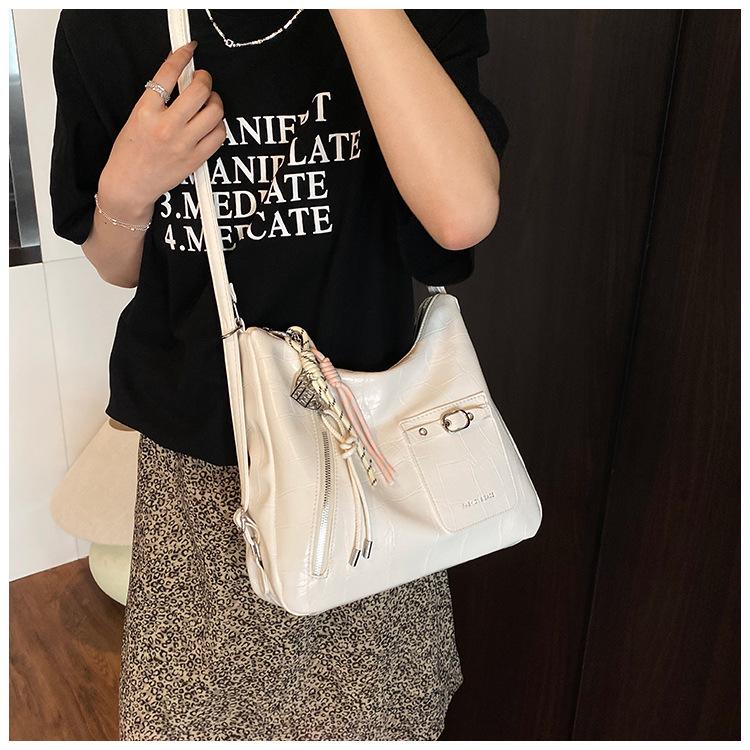 Large-capacity bag women's 2025 new niche design tote bag shoulder high-end multi-functional bag