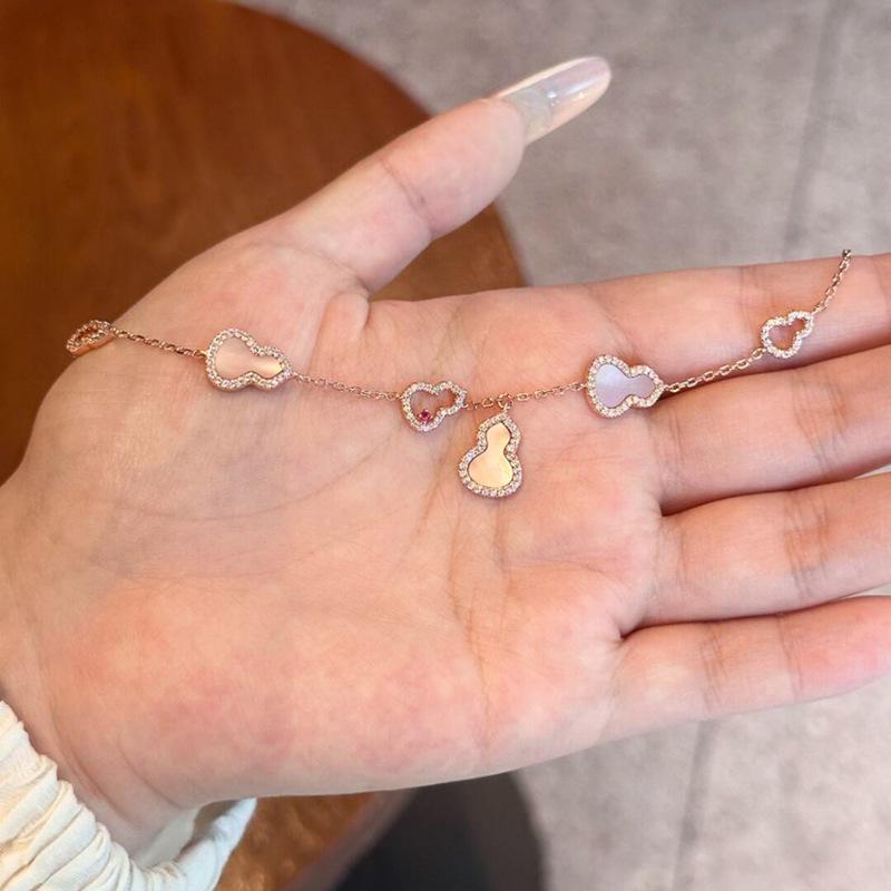 Chinese Style Zircon Gourd Bracelet: Elegant, Luxurious, and Fashionable Bangle.