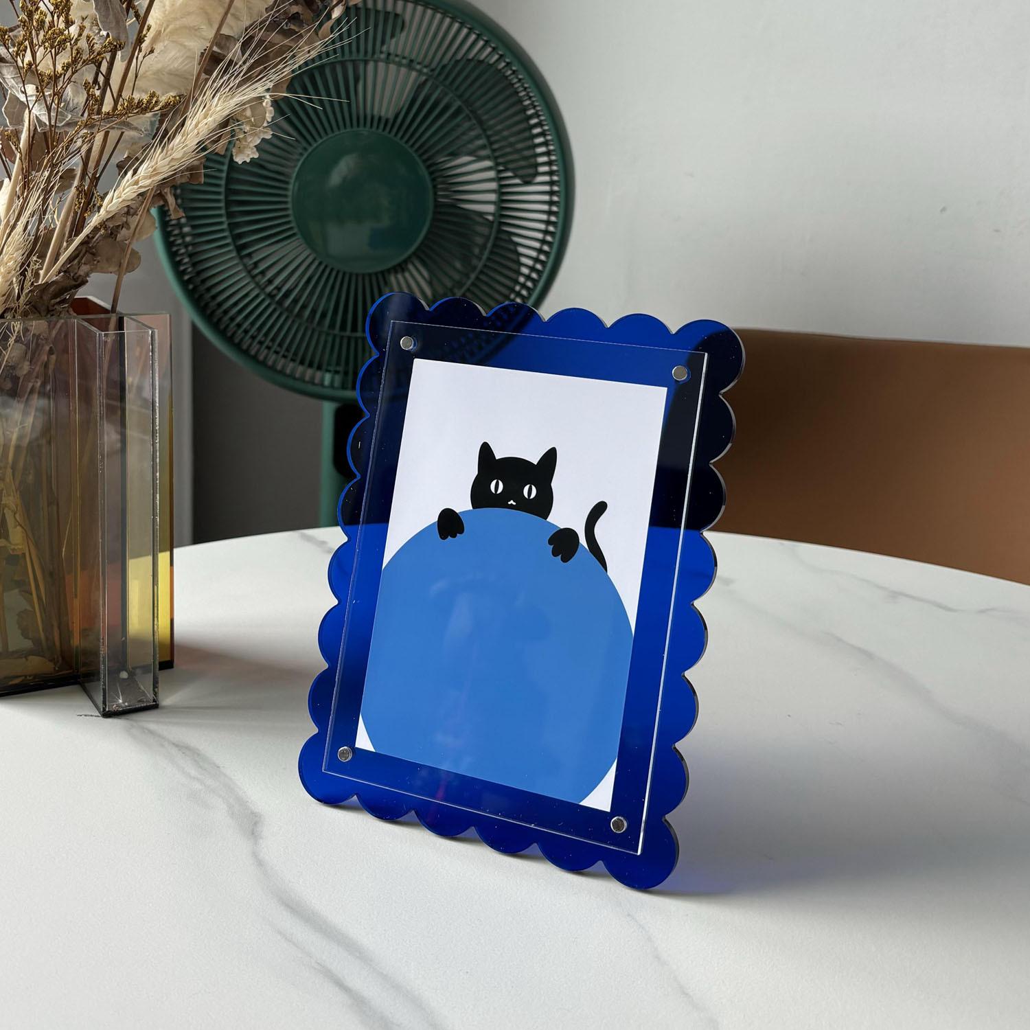 

Colorful Acrylic Wave Magnetic Photo Frame for Tabletop Display 5 inches (8.9×12.7cm)