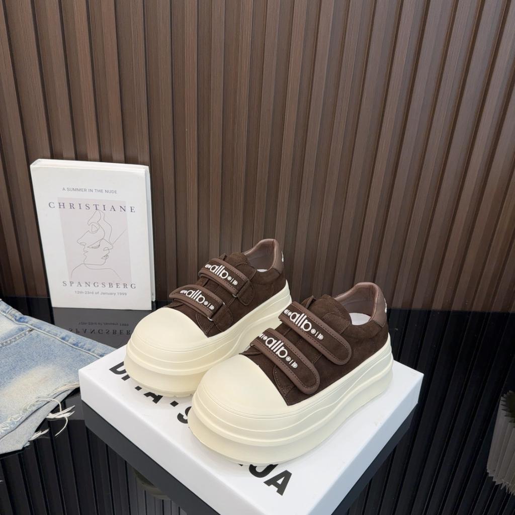 European station leather little white shoes women's versatile soft-soled casual shoes 2025 spring new heel two wear thick baseplate shoes