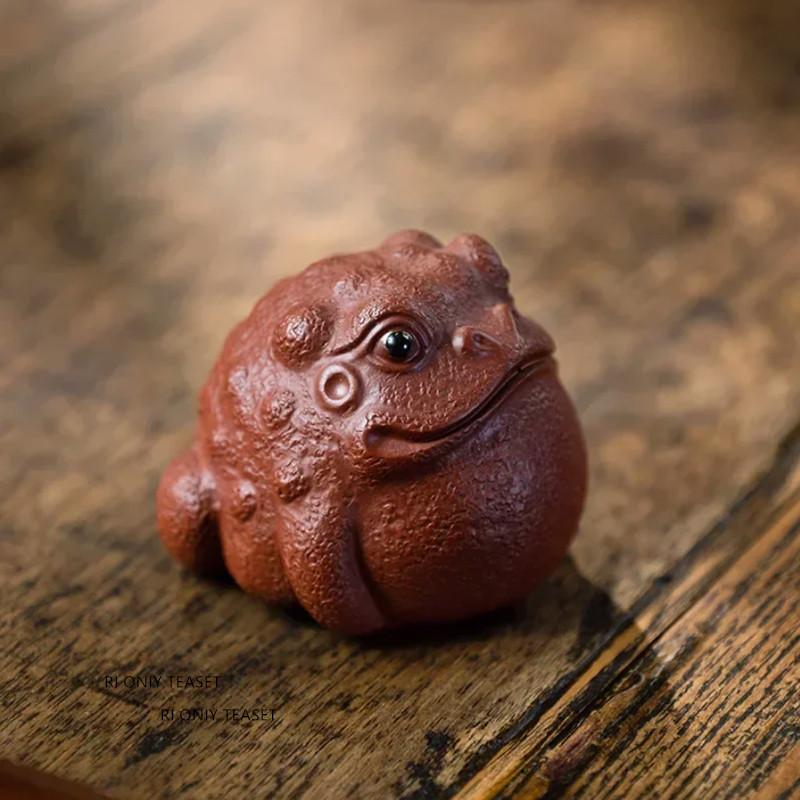 Chinese Yixing Purple Clay Tea Pet Lucky Golden Toad Ornaments Animal Tea Figurine Crafts Handmade Sculpture Tea Set Decor