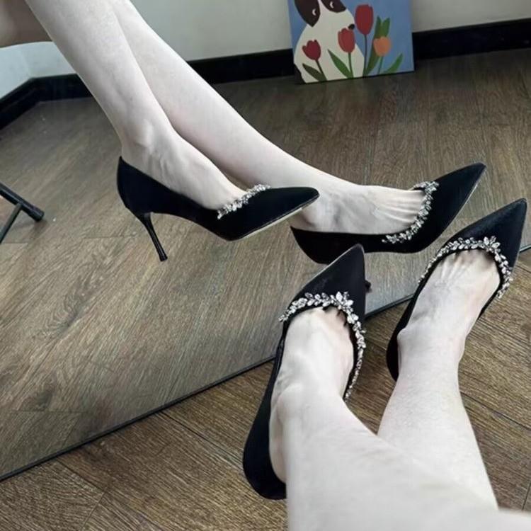 

2025 весна и осень новые черные туфли на высоком каблуке с заостренным носком, отделанные стразами, женские туфли на тонком каблуке, французские сексуальные и красивые туфли-одиночки с неглубоким носком 40