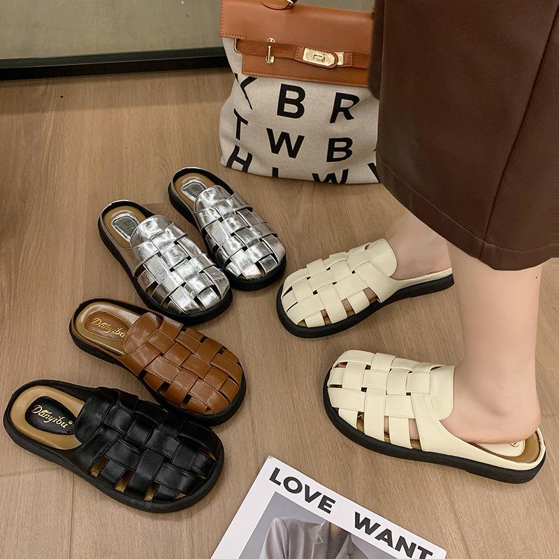Baotou slippers women's high-end beach shoes summer 2025 new seaside woven with skirt cool slippers