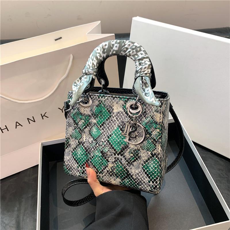 

Новая модная сумка-шарф из змеиного шелка, портативная, на плечо, женская сумка