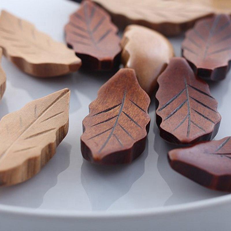 Suport pentru betisoare în formă de frunze mici Desene animat japonez Suport pentru betisoare din lemn