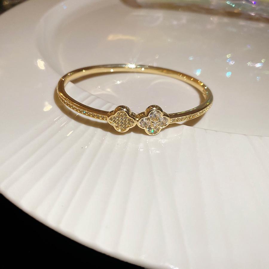 Banquet Luxury 18k Gold-Plated Zircon Snake Bracelet - Fashionable High-End Jewelry for Women