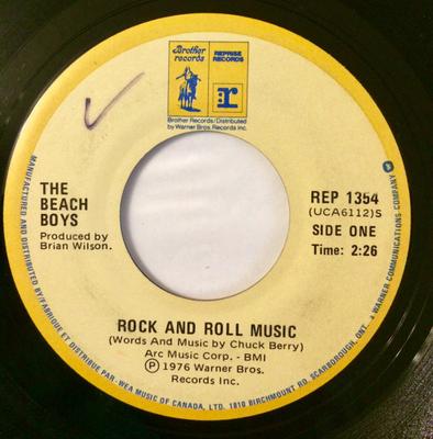 Disque 7 pouces BEACH BOYS - Rock And Roll Music REP1354 Reprise Records 1975 Canada Rock Occasion
