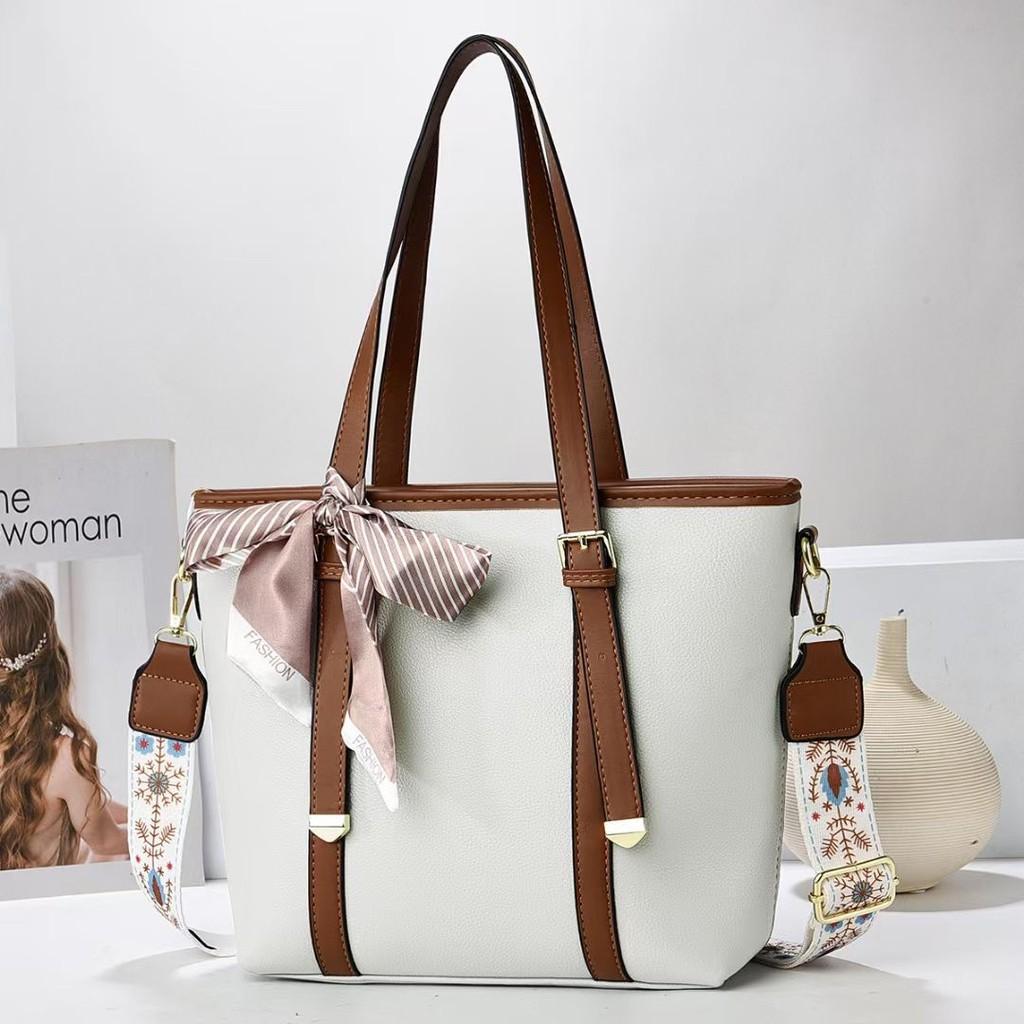 Elegant Pu Material Bucket Bag With Zipper Closure Soft Casual Handbag Options