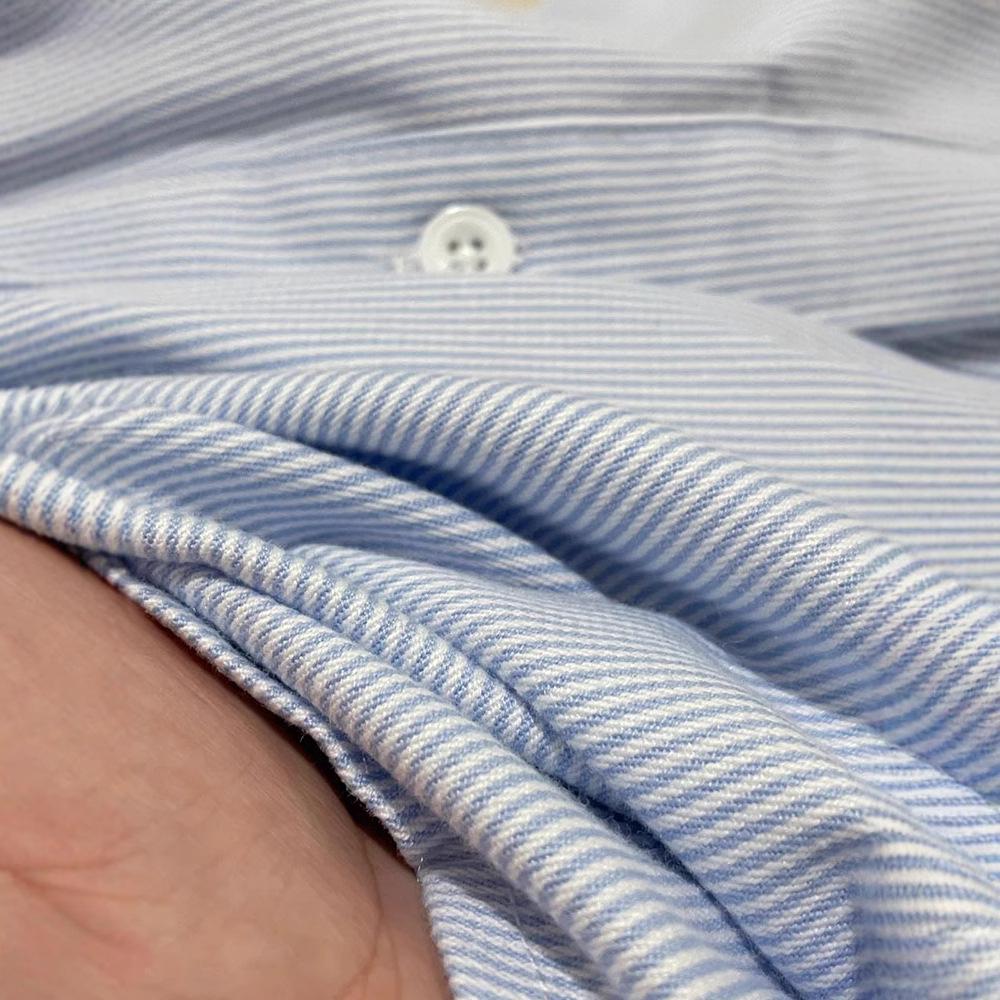 Blau gestreiftes, vielseitiges Damen-Langarmshirt für den Lagenlook im Frühling und Herbst