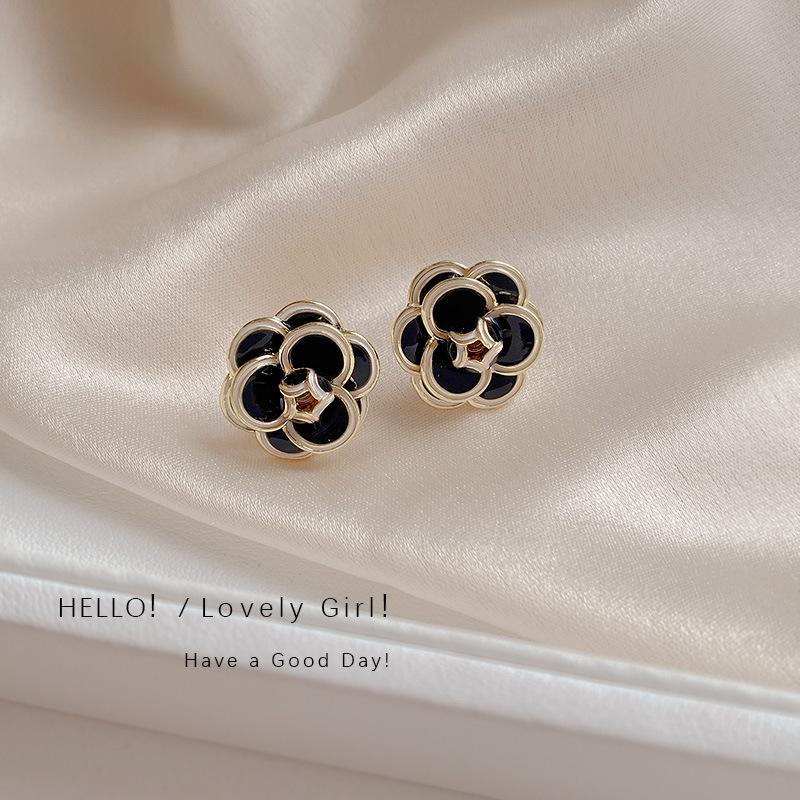 Korean Style Fashion Pearl Camellia Earrings For Women Girls Crystal Pendant Jewelry Lady Trendy Vintage Accessories Ear Rings