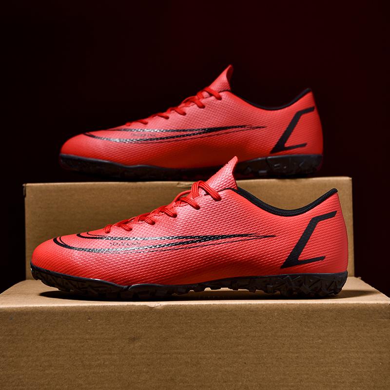 Mens Football Shoes  New Hot Selling Low Cut Anti Slip FG/TF Football Shoes Breathable Match Soccer Shoes for Man