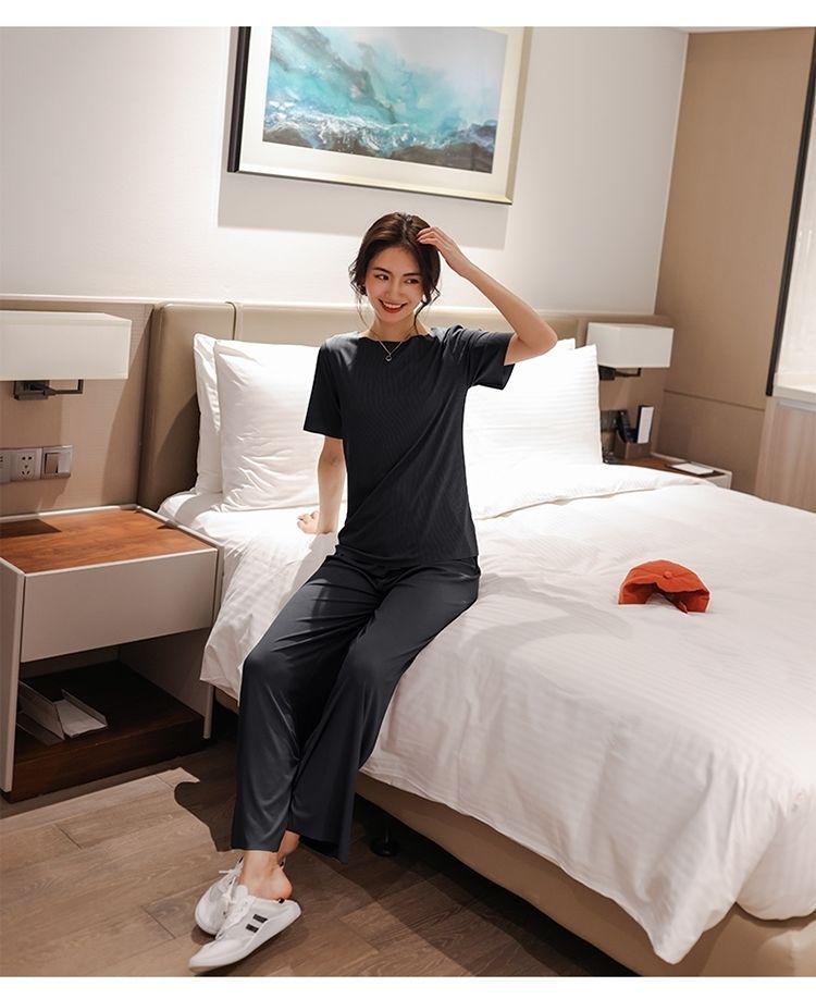 New Women's Solid Color Ice Silk Loungewear Two-Piece Set - Casual Soft Style